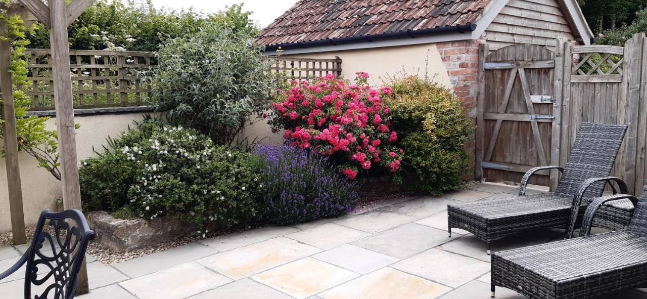 Pear Tree Cottages Wedmore Exterior photo